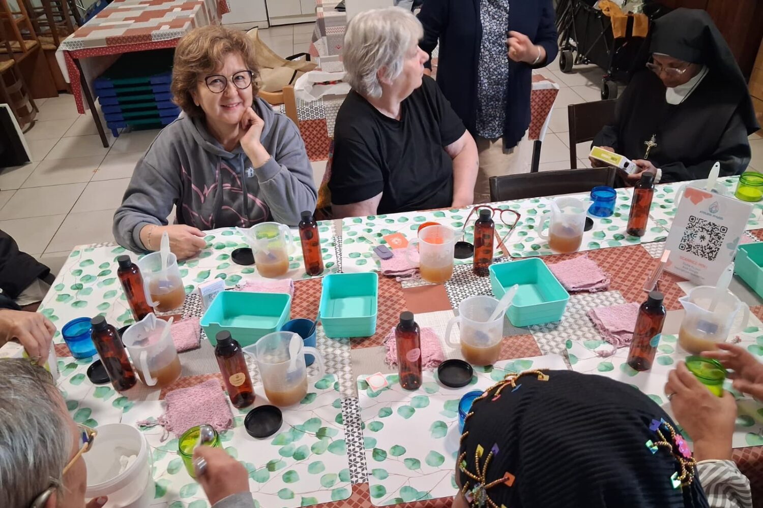 Photo groupe atelier produits ménagers Rouen Banque alimentaire